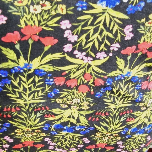 Old Navy Plus Size Sleeveless Floral Blouse - Picture 7 of 9